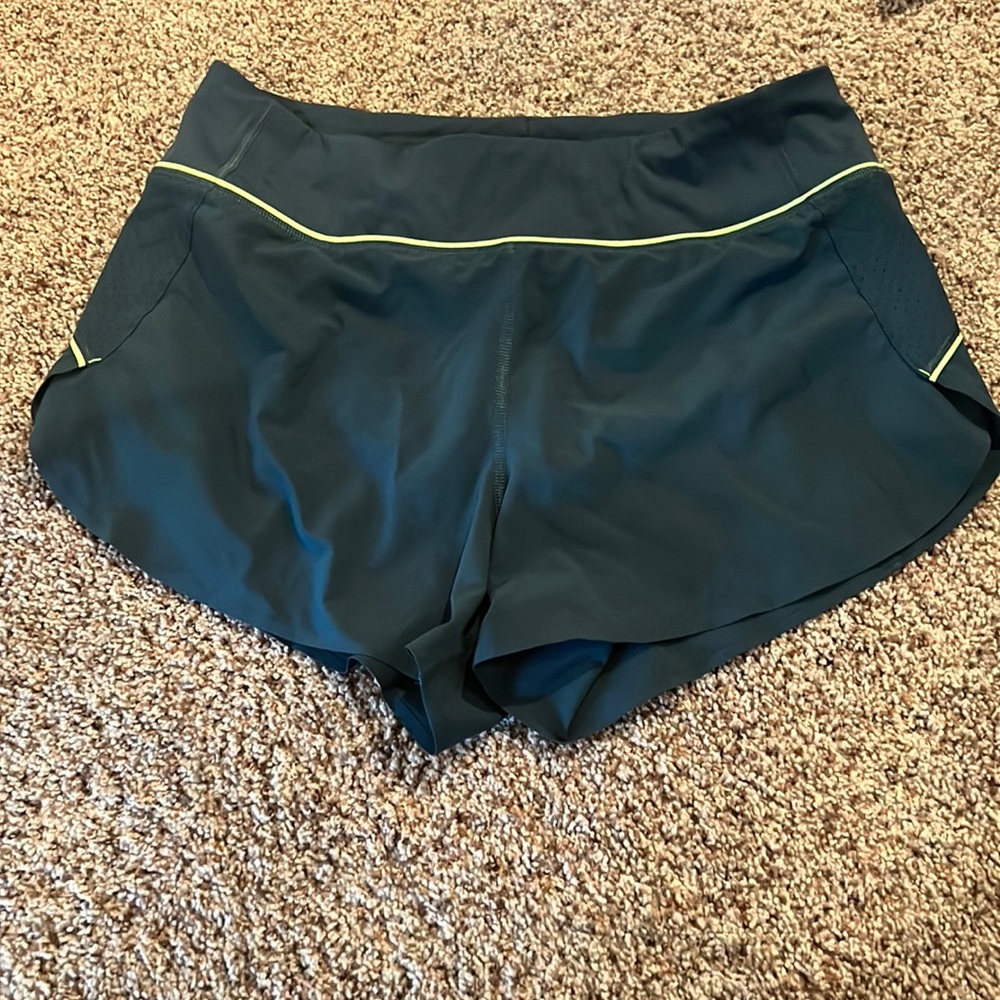 Athleta run with it short
